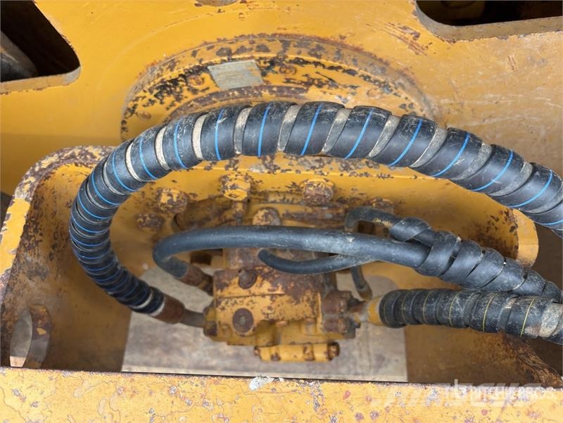 CAT CP-563C Padfoot Drum Compactor Ühe trumliga rullid