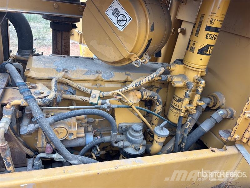 CAT CP-563C Padfoot Drum Compactor Ühe trumliga rullid