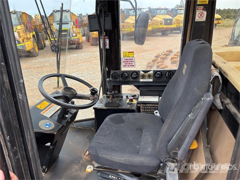 CAT CP-563C Padfoot Drum Compactor Ühe trumliga rullid
