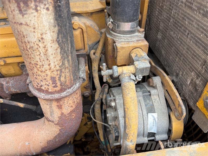 CAT CP-563C Padfoot Drum Compactor Ühe trumliga rullid