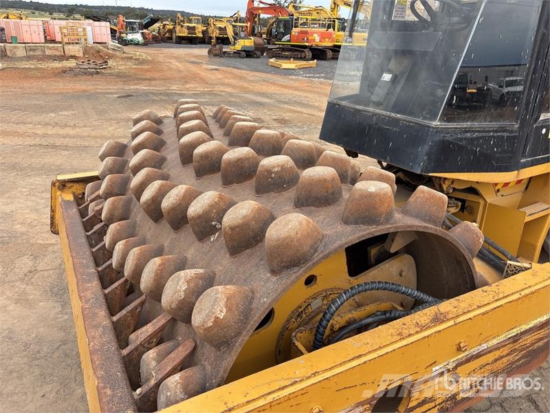 CAT CP-563C Padfoot Drum Compactor Ühe trumliga rullid