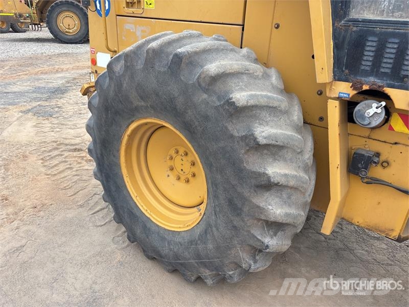 CAT CP-563C Padfoot Drum Compactor Ühe trumliga rullid