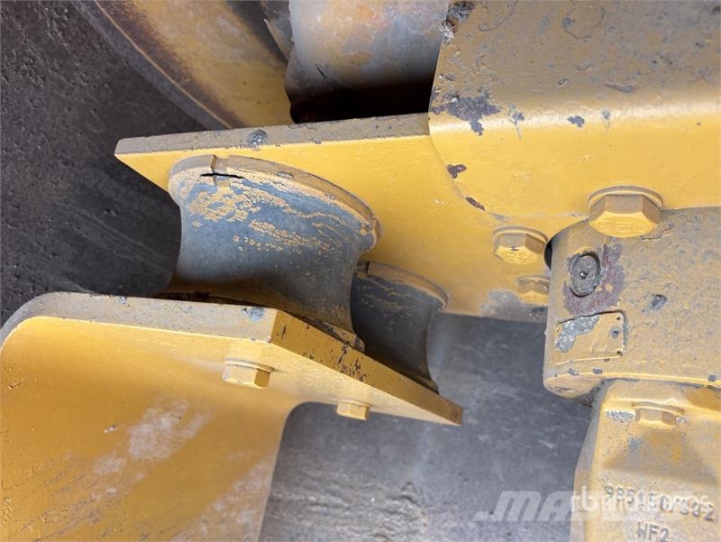 CAT CP-563C Padfoot Drum Compactor Ühe trumliga rullid