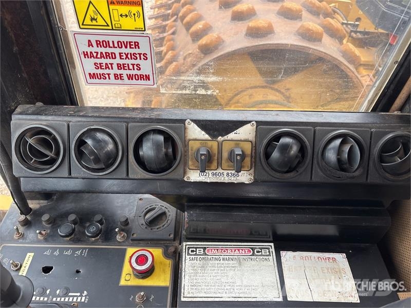 CAT CP-563C Padfoot Drum Compactor Ühe trumliga rullid