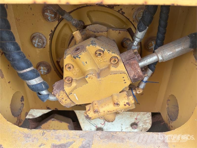 CAT CP76 Padfoot Drum Compactor مداحل أحادية الأسطوانة