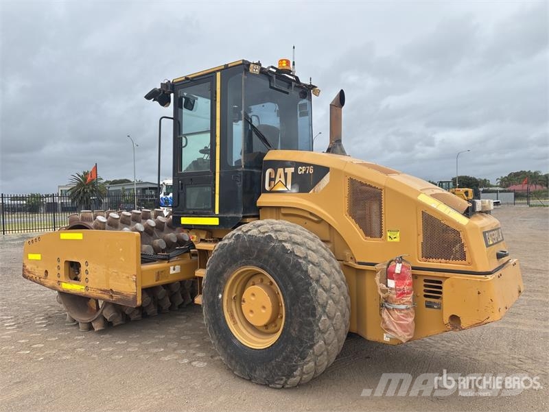 CAT CP76 Padfoot Drum Compactor مداحل أحادية الأسطوانة
