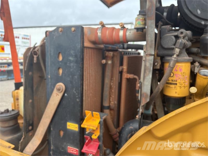 CAT CP76 Padfoot Drum Compactor مداحل أحادية الأسطوانة