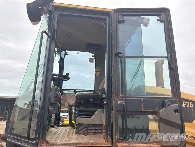 CAT CP76 Padfoot Drum Compactor مداحل أحادية الأسطوانة