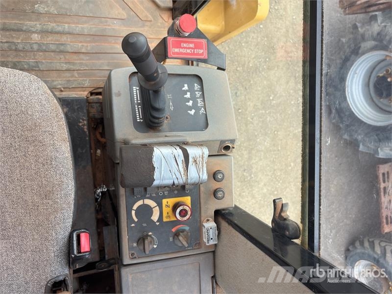 CAT CP76 Padfoot Drum Compactor مداحل أحادية الأسطوانة