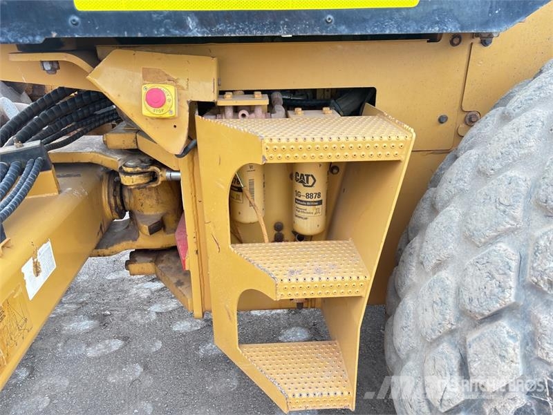 CAT CP76 Padfoot Drum Compactor مداحل أحادية الأسطوانة