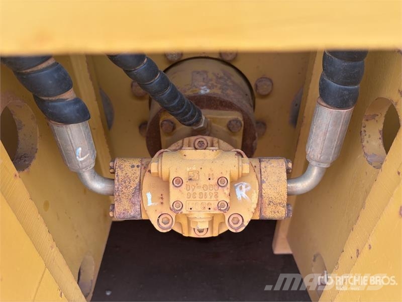 CAT CP76 Padfoot Drum Compactor مداحل أحادية الأسطوانة