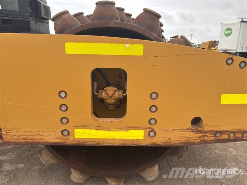 CAT CP76 Padfoot Drum Compactor مداحل أحادية الأسطوانة