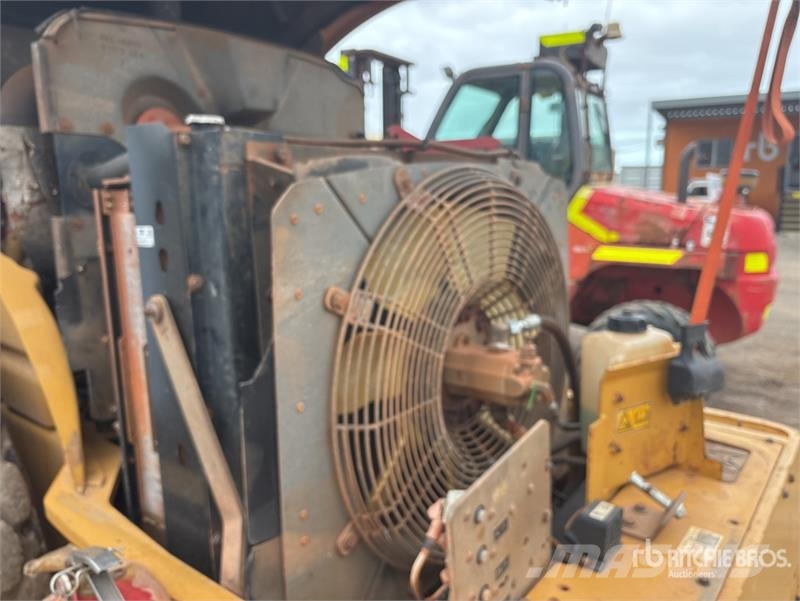 CAT CP76 Padfoot Drum Compactor مداحل أحادية الأسطوانة