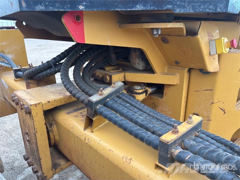 CAT CP76 Padfoot Drum Compactor مداحل أحادية الأسطوانة