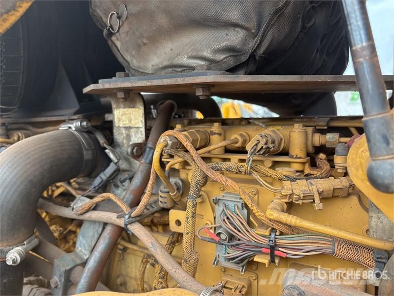 CAT CP76 Padfoot Drum Compactor مداحل أحادية الأسطوانة