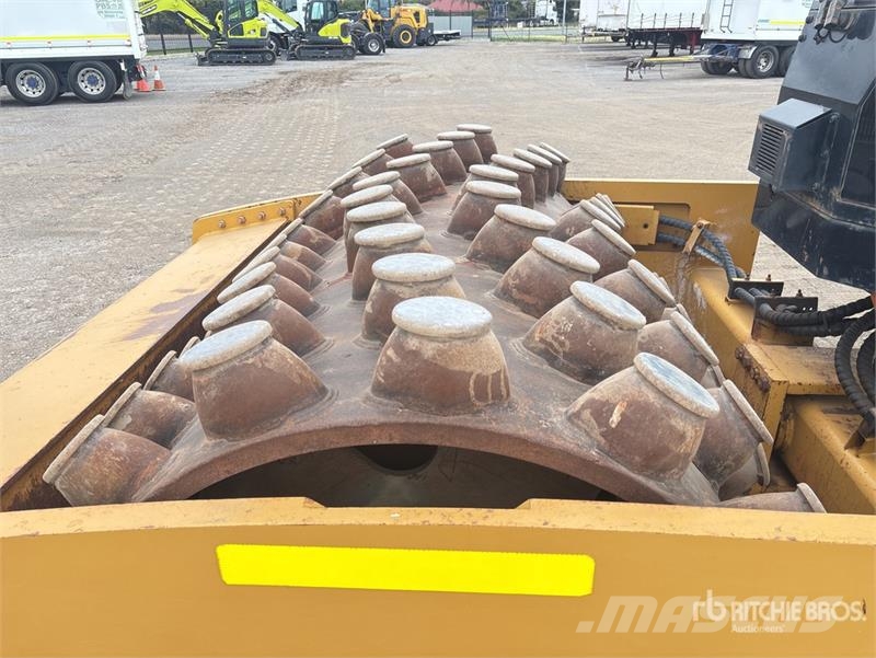 CAT CP76 Padfoot Drum Compactor مداحل أحادية الأسطوانة