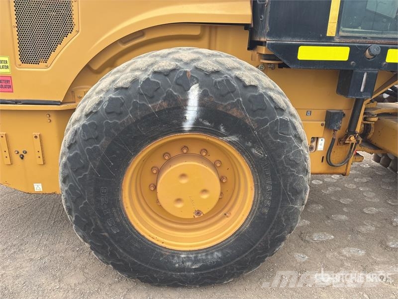 CAT CP76 Padfoot Drum Compactor مداحل أحادية الأسطوانة
