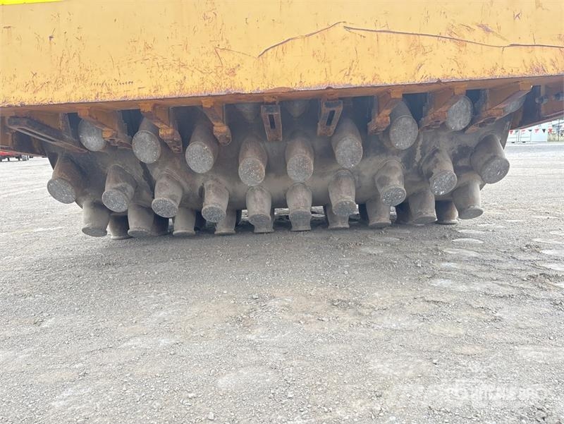 CAT CP76 Padfoot Drum Compactor مداحل أحادية الأسطوانة