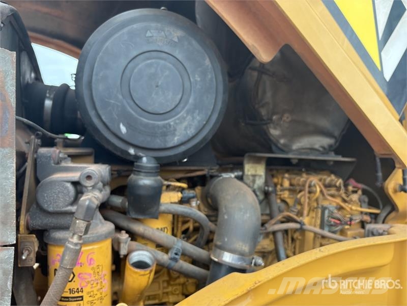 CAT CP76 Padfoot Drum Compactor مداحل أحادية الأسطوانة