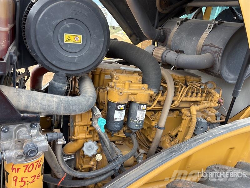 CAT CP76B Padfoot Drum Compactor Valjci sa jednim bubnjem