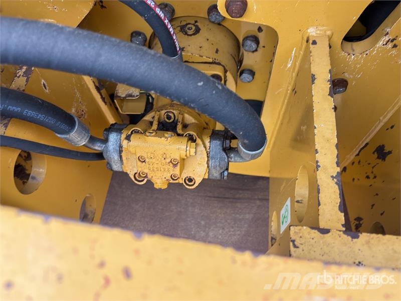 CAT CP76B Padfoot Drum Compactor Valjci sa jednim bubnjem