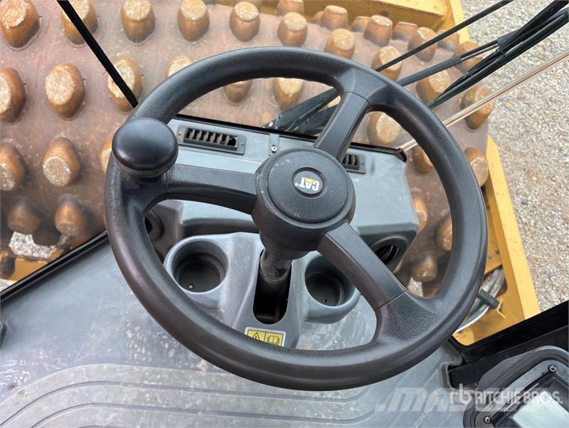 CAT CP76B Padfoot Drum Compactor Valjci sa jednim bubnjem