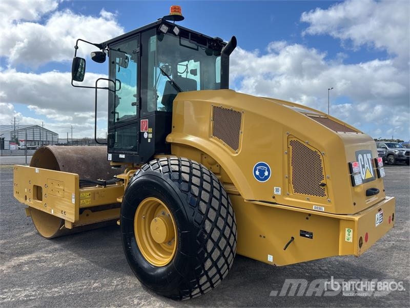 CAT CS-64B Smooth Drum Compactor Trilrolwalsen