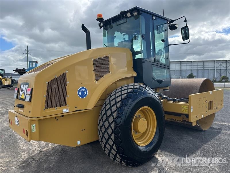 CAT CS-64B Smooth Drum Compactor Trilrolwalsen