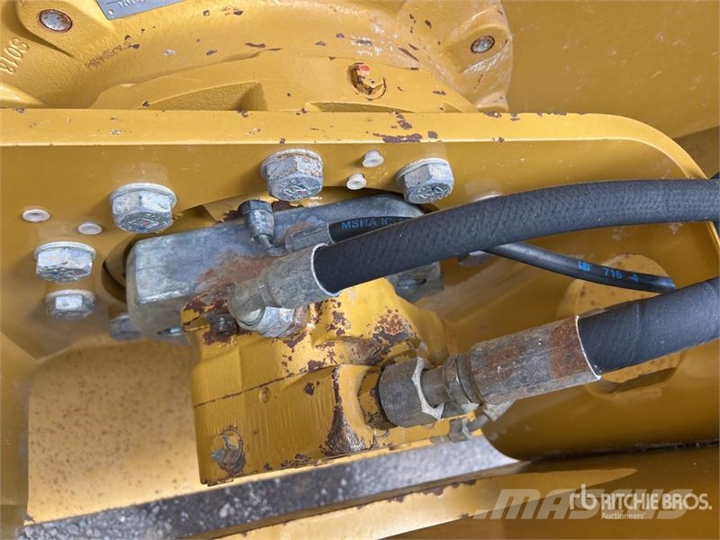 CAT CS-64B Smooth Drum Compactor Trilrolwalsen