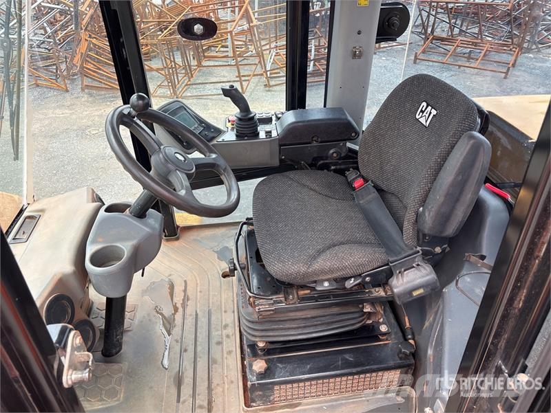 CAT CS-78B Smooth Drum Compactor 单轮压路机