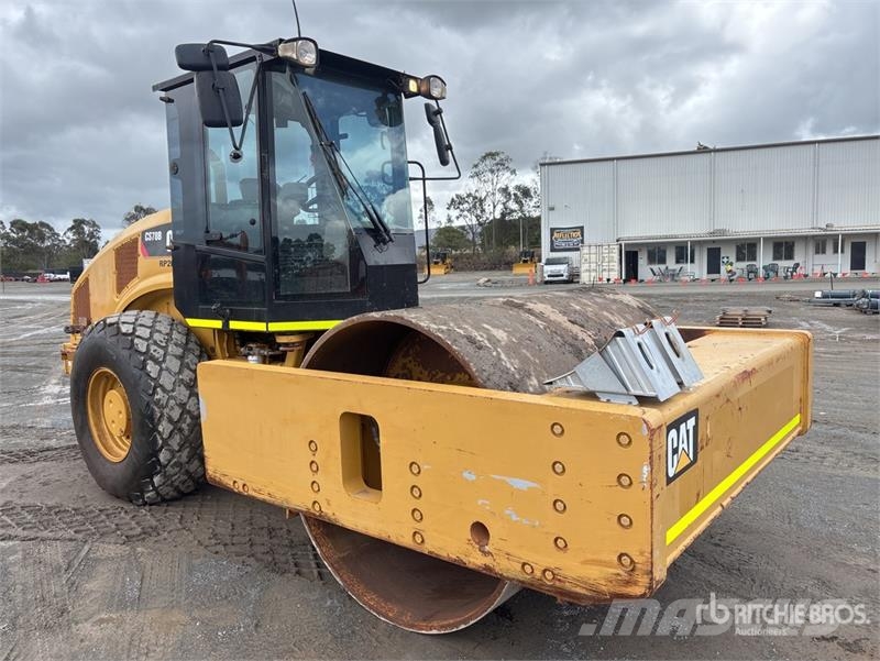 CAT CS-78B Smooth Drum Compactor 单轮压路机