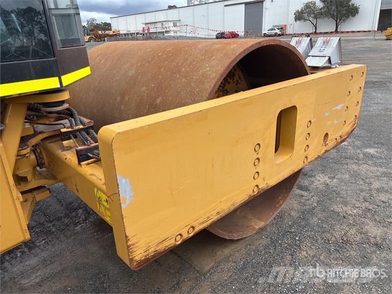 CAT CS-78B Smooth Drum Compactor 单轮压路机