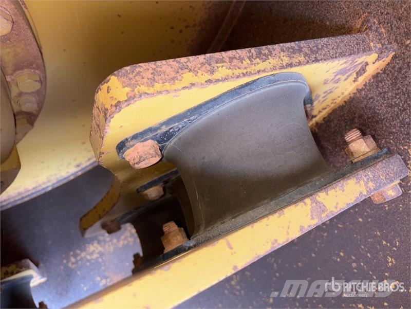 CAT CS-78B Smooth Drum Compactor 单轮压路机
