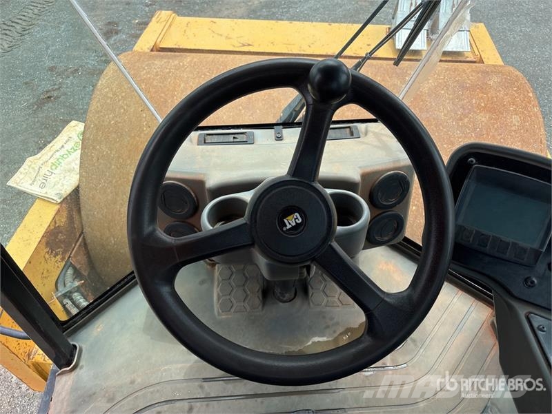CAT CS-78B Smooth Drum Compactor 单轮压路机
