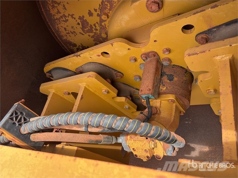 CAT CS-78B Smooth Drum Compactor 单轮压路机