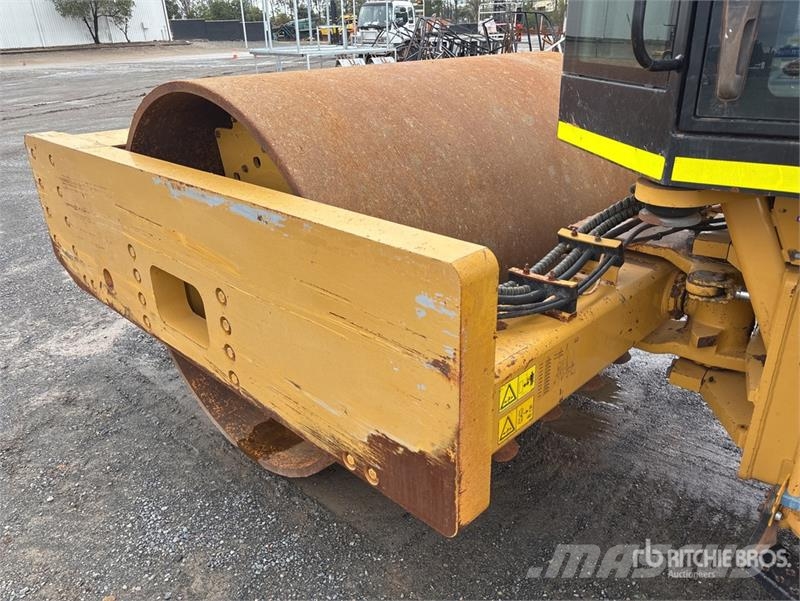 CAT CS-78B Smooth Drum Compactor 单轮压路机