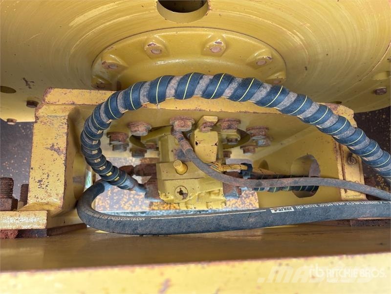 CAT CS-78B Smooth Drum Compactor 单轮压路机