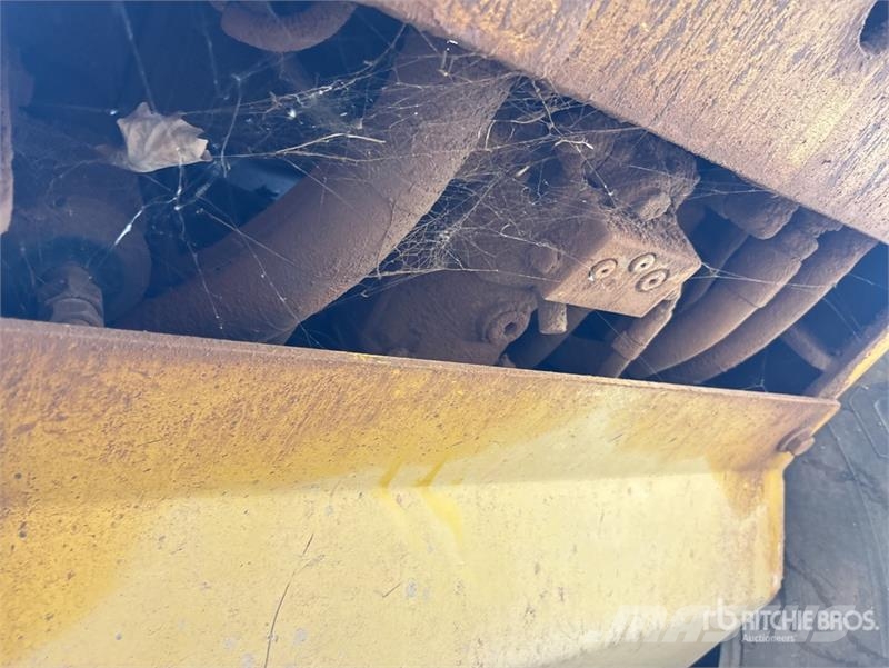 CAT CS56 Smooth Drum Compactor Ühe trumliga rullid