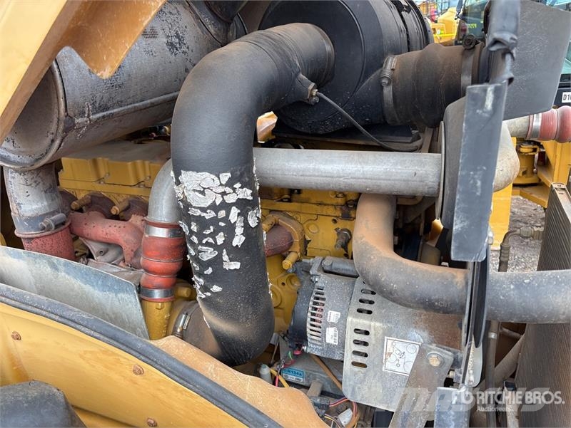 CAT CS56 Smooth Drum Compactor Ühe trumliga rullid