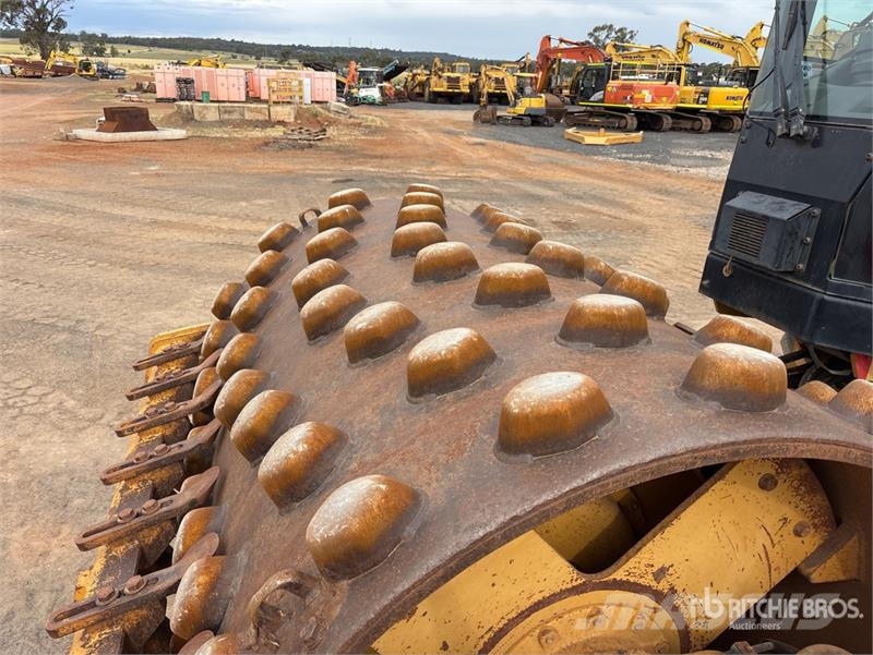 CAT CS56 Smooth Drum Compactor Ühe trumliga rullid