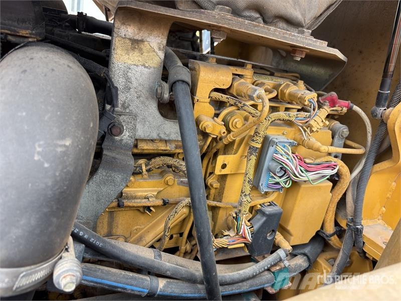 CAT CS56 Smooth Drum Compactor Ühe trumliga rullid