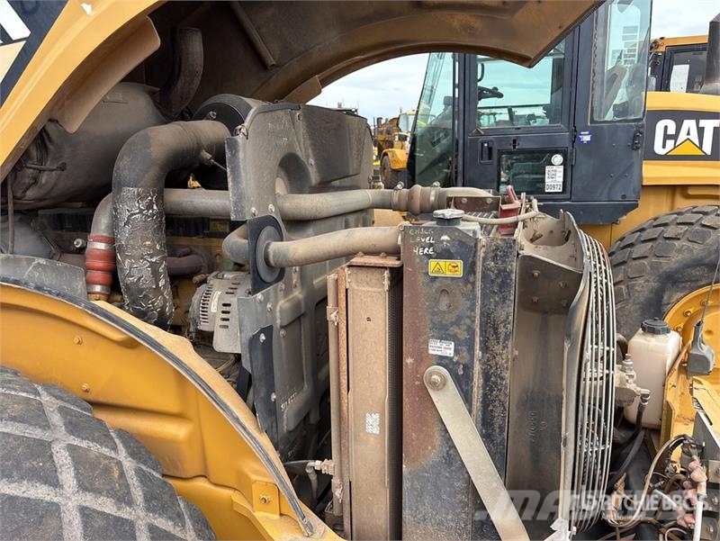 CAT CS56 Smooth Drum Compactor Ühe trumliga rullid