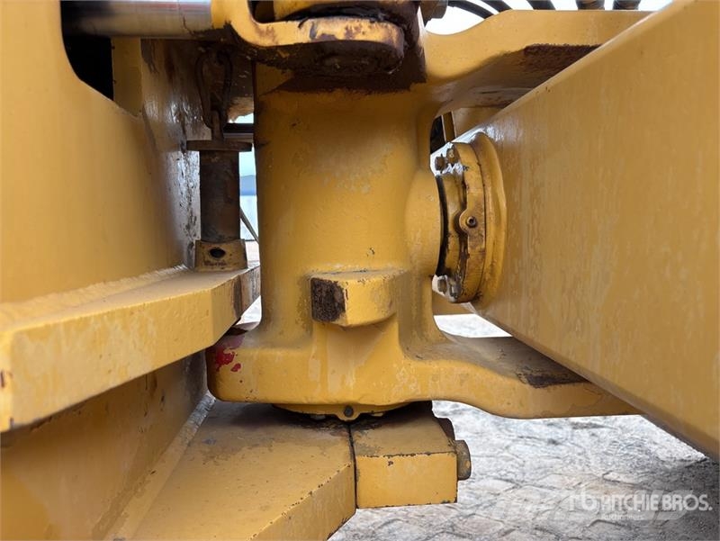 CAT CS76 Smooth Drum Compactor Ühe trumliga rullid