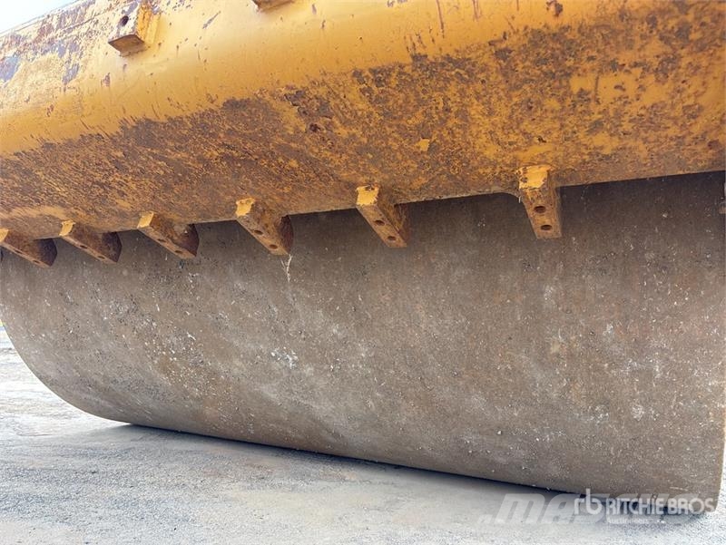 CAT CS76 Smooth Drum Compactor Ühe trumliga rullid