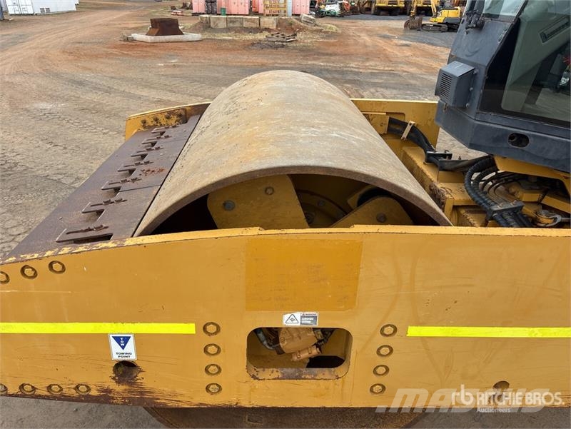 CAT CS76 Smooth Drum Compactor Ühe trumliga rullid