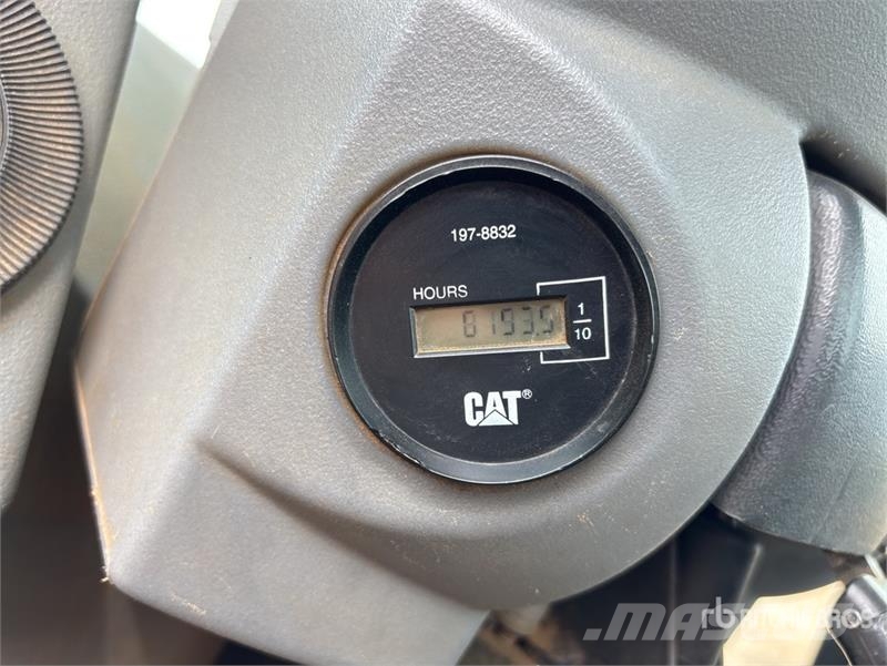 CAT CS76 Smooth Drum Compactor Ühe trumliga rullid