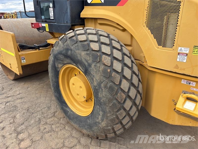 CAT CS76 Smooth Drum Compactor Ühe trumliga rullid