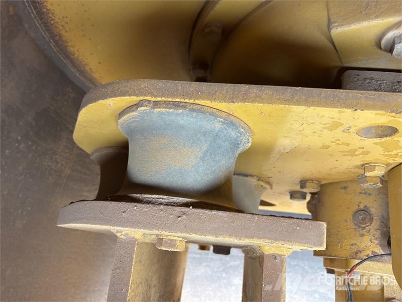 CAT CS76 Smooth Drum Compactor Ühe trumliga rullid