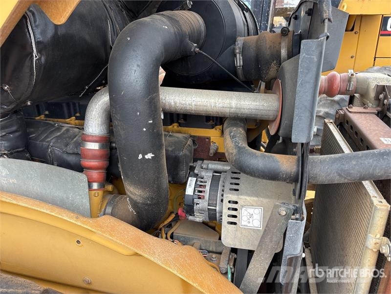 CAT CS76 Smooth Drum Compactor Ühe trumliga rullid