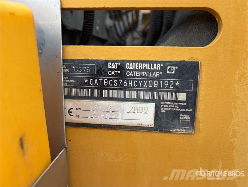 CAT CS76 Smooth Drum Compactor Ühe trumliga rullid